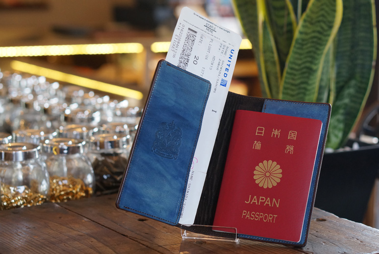 福山レザーパスポートケース